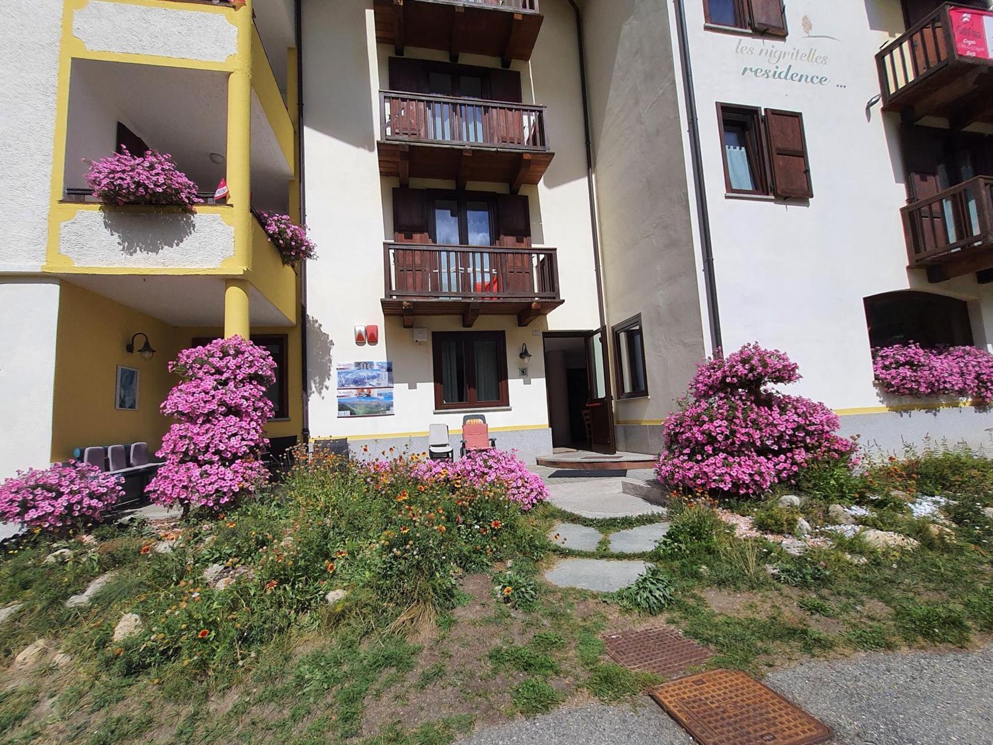 Residence Les Nigritelles Cogne Exterior photo